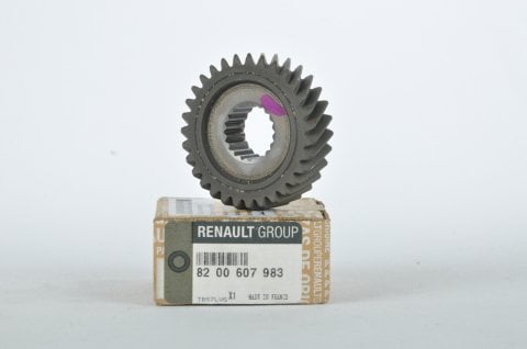 5.Vites Sabit Dişli Megane 2 Dacia Logan JH3 X=15.41 Diş Sayı=31 8200607983 7700102382 7700857647 7700867576