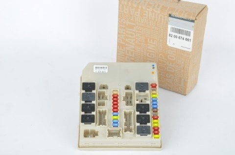 Sigorta Kutusu Upc Clio 3 Modus 8200674661 8200233293 8200456181