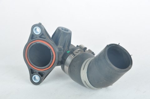 Eksoz Gazı Soğutucu Borusu Termostat Hortumu Megane 4 Kadjar Clio 4 Captur Duster 147138070R 147138491R